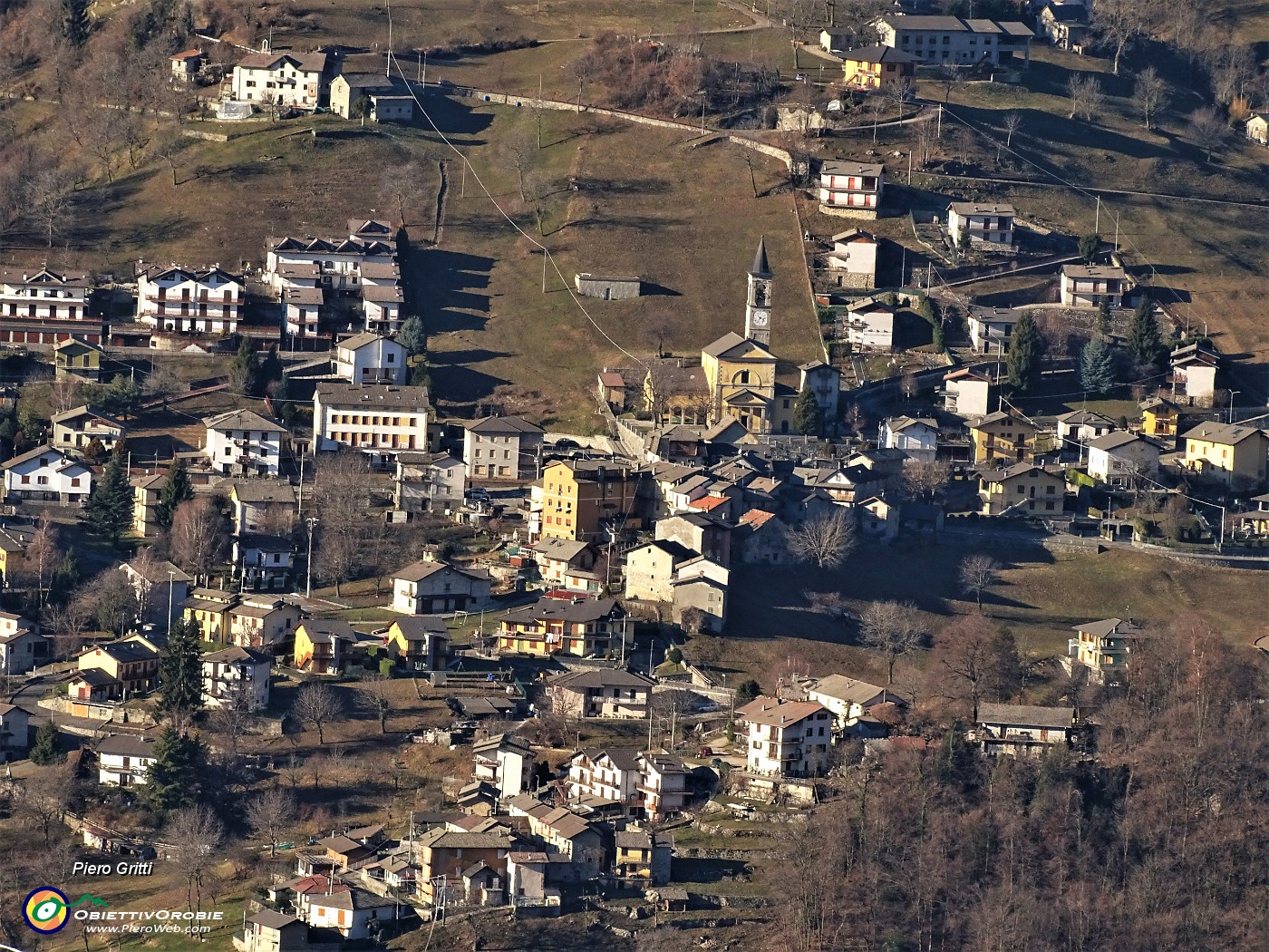 11 Zoom sul dirimpettaio Brumano, posto ai piedi del Resegone.JPG -                                